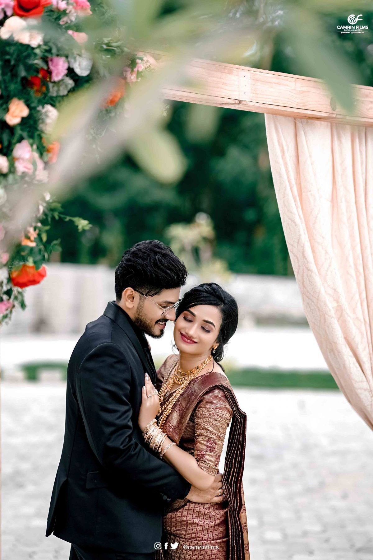 Follow @malluwedding_styles Click Vineeth studio #mallu #malluwedding  #keralawedding #weddingdress #bridallehenga #bridalmakeup #brida... |  Instagram